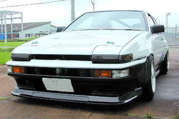 J. Blood Front Wide Fenders (FRP) for 1983-1987 Toyota Corolla Trueno (AE86) (2) - Garage Defend