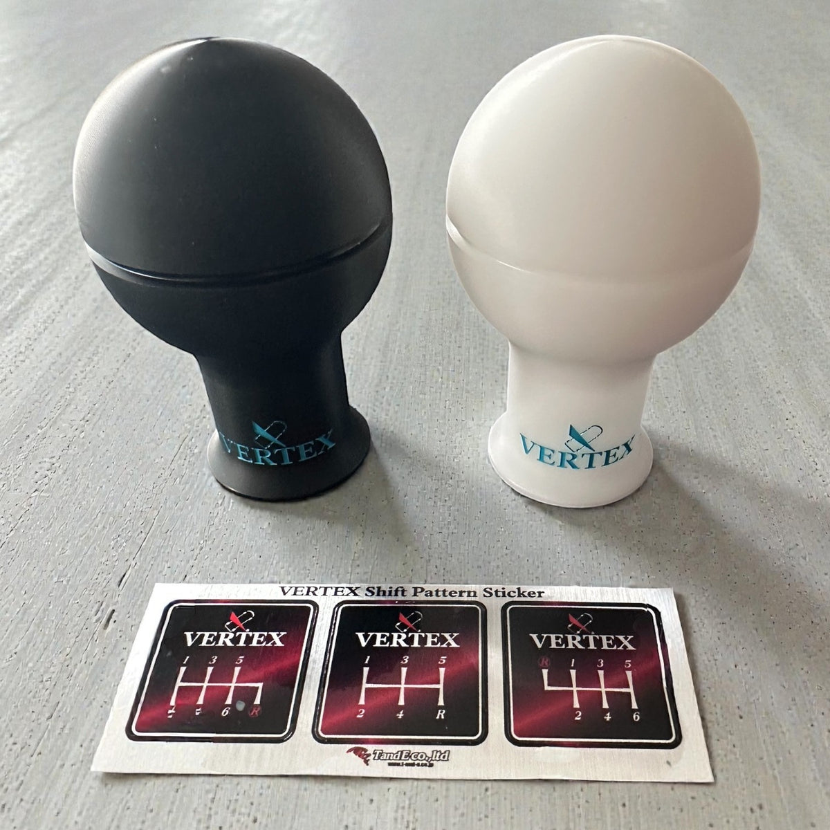 Vertex Monochrome Shift Knob - White with Vertea Blue Logo (4)
